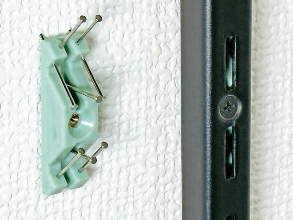 ピン止め金具取り付け